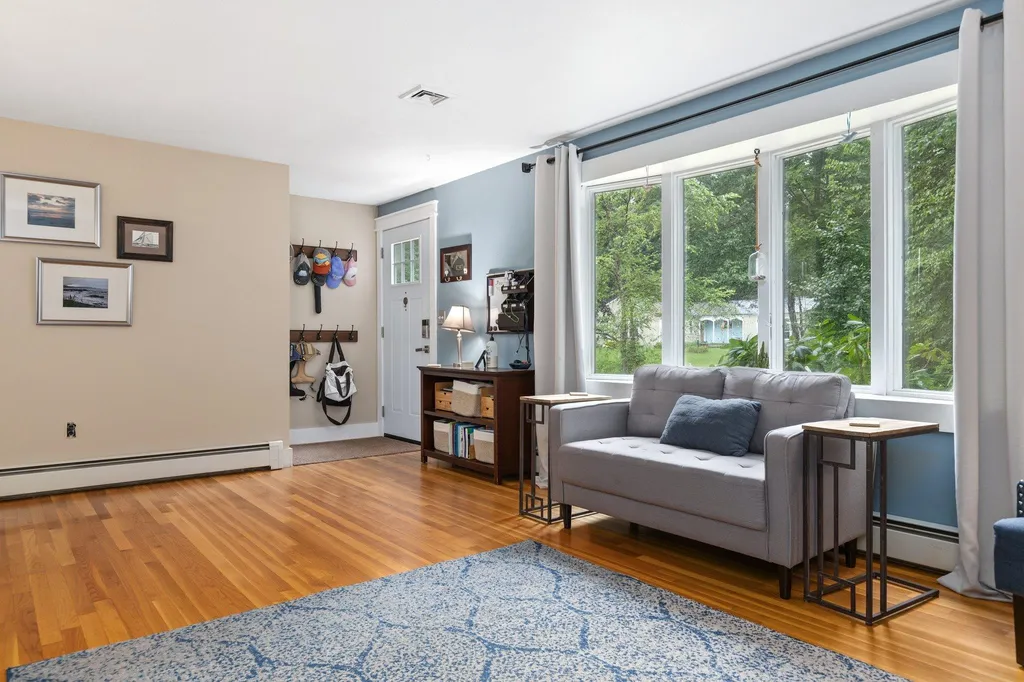 10 Oak Drive Hampton Falls NH 03844