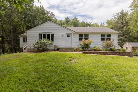 10 Oak Drive Hampton Falls NH 03844