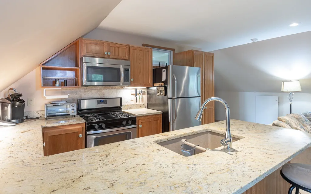 105 Stillwater Way Surry NH 03431