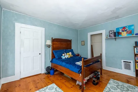 5 Charles Street Rochester NH 03867