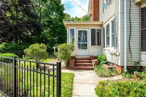 5 Charles Street Rochester NH 03867
