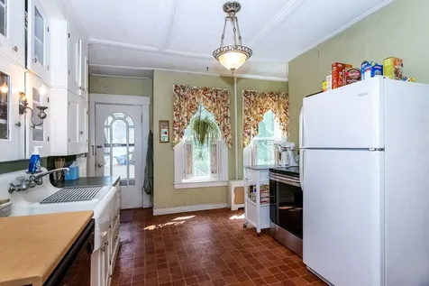 5 Charles Street Rochester NH 03867