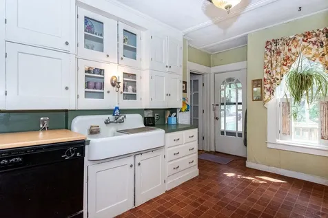 5 Charles Street Rochester NH 03867