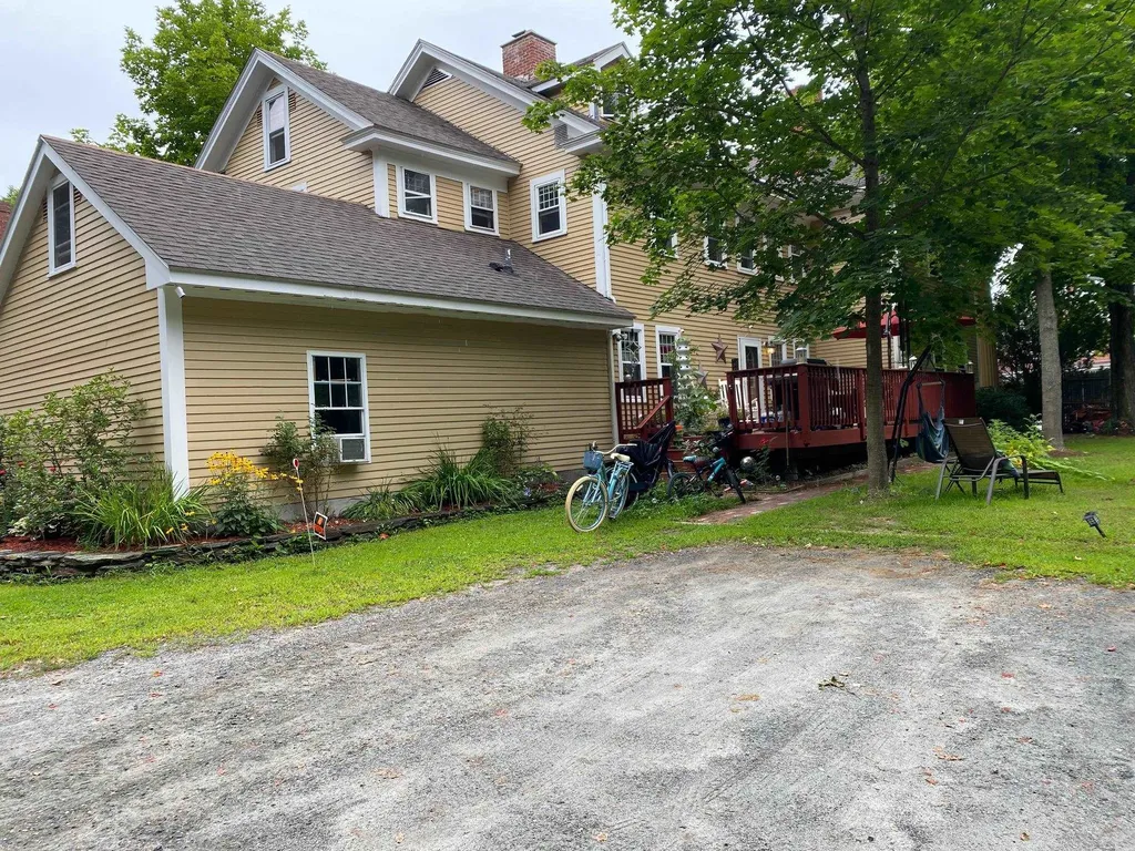 11 Mulberry Street Claremont NH 03743