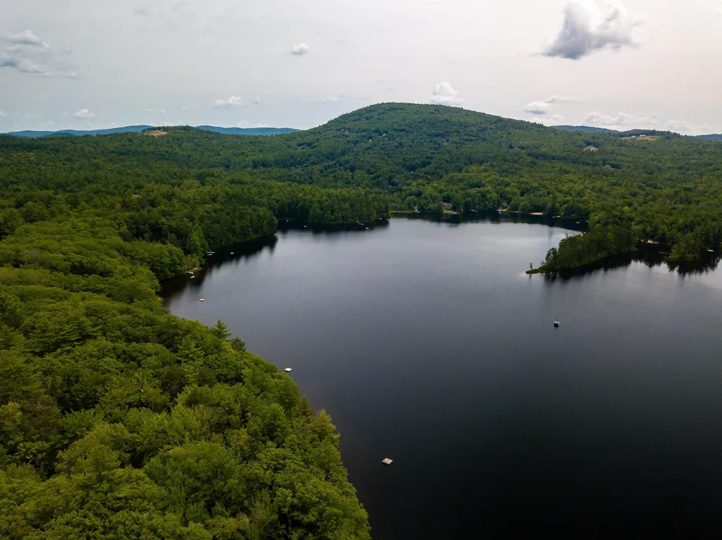 17 Skyline Way Madison NH 03849