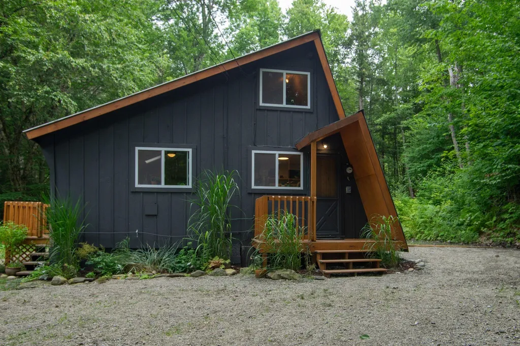 627 Hague Road Dummerston VT 05301