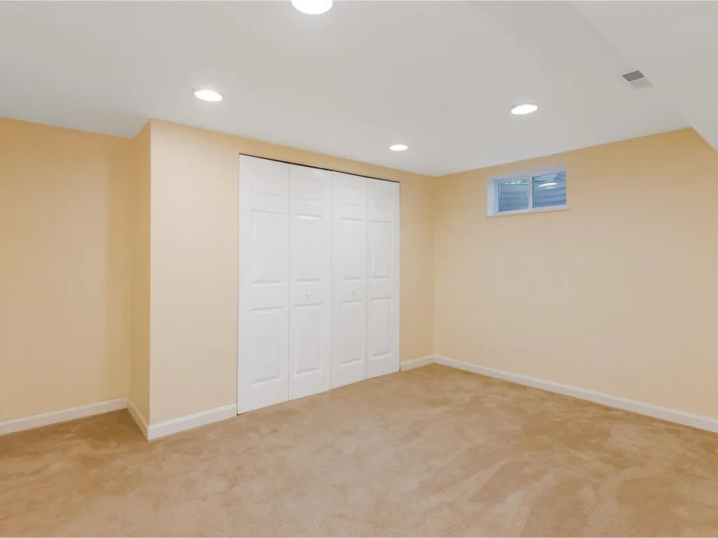 165 Manhattan Drive Burlington VT 05401