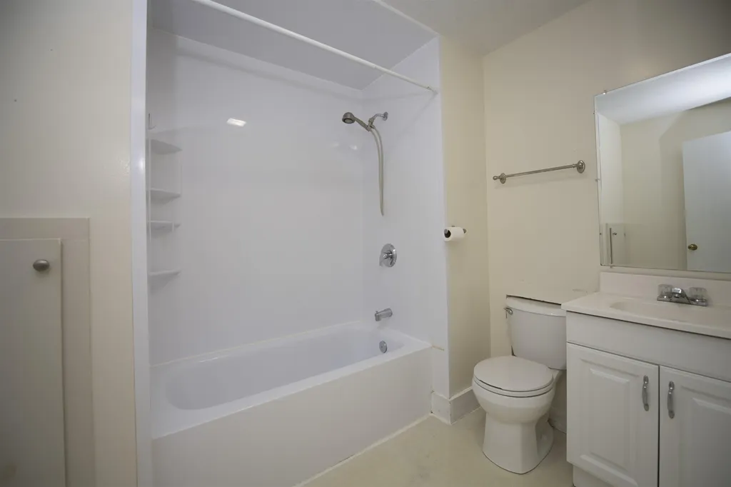 253 Old Quechee Road Hartford VT 05059