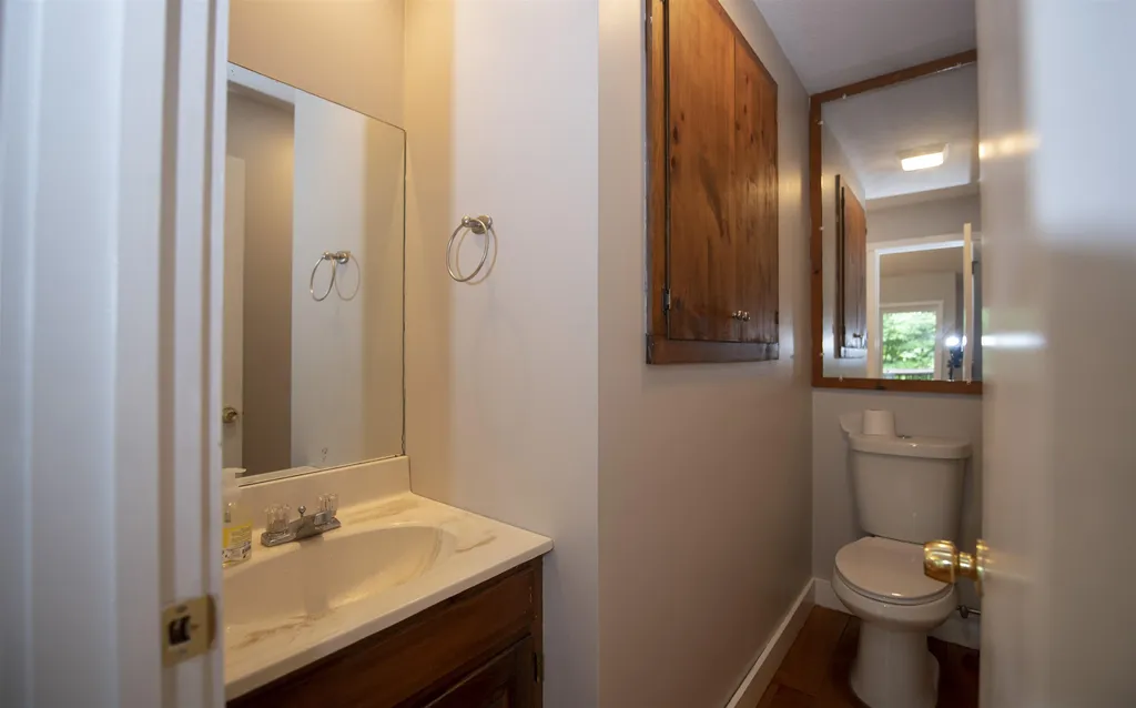 253 Old Quechee Road Hartford VT 05059