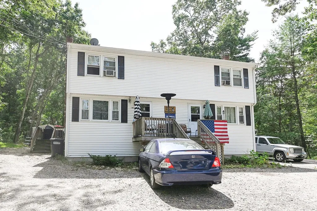 17 English Range Road Derry NH 03038