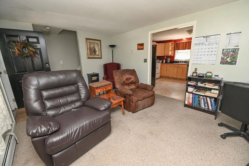 17 English Range Road Derry NH 03038