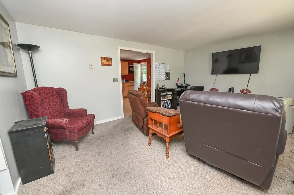 17 English Range Road Derry NH 03038