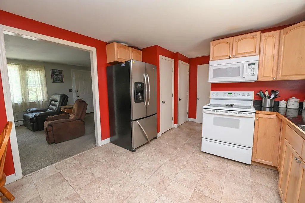 17 English Range Road Derry NH 03038