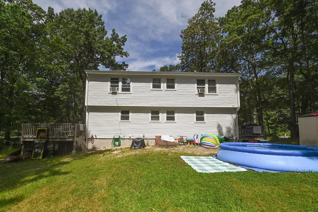 17 English Range Road Derry NH 03038
