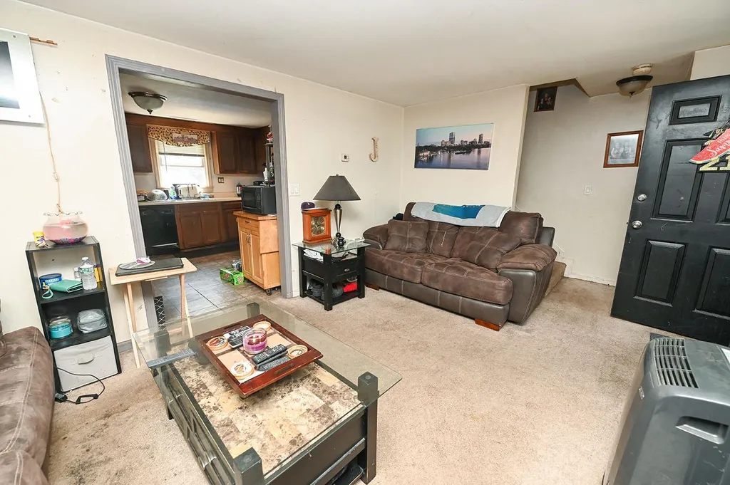 17 English Range Road Derry NH 03038