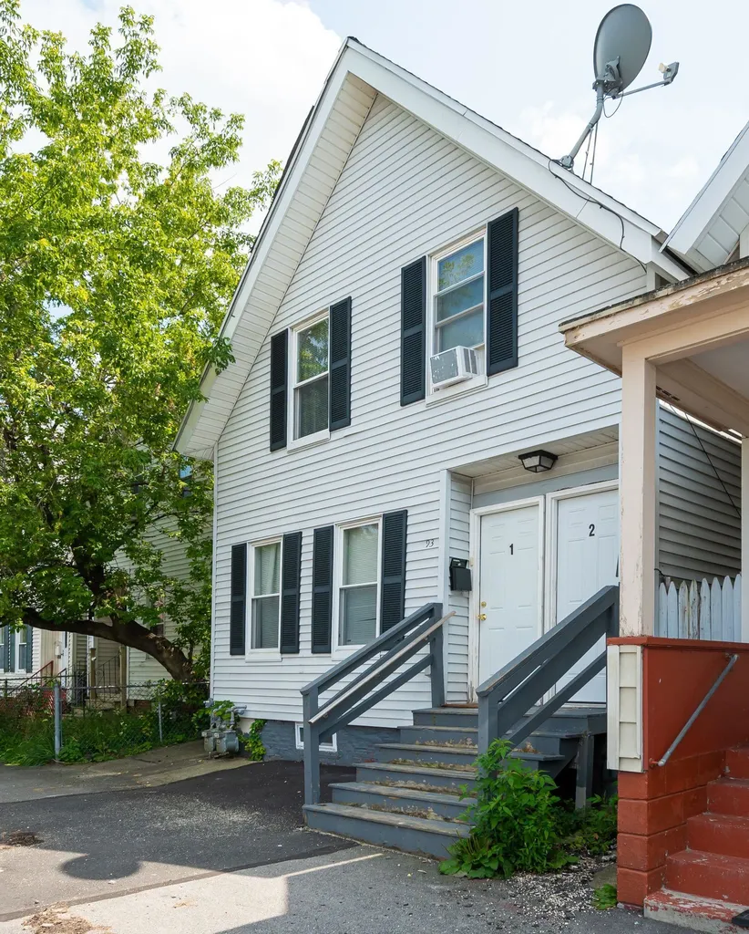 93 Laurel Street Manchester NH 03103