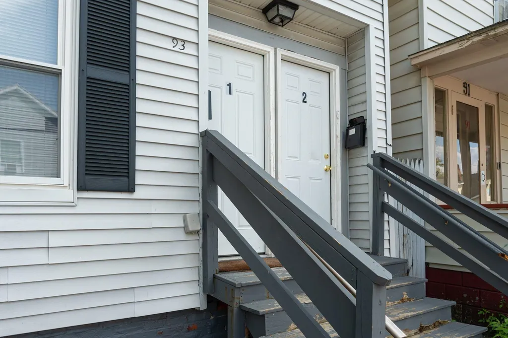 93 Laurel Street Manchester NH 03103
