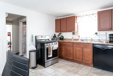 93 Laurel Street Manchester NH 03103
