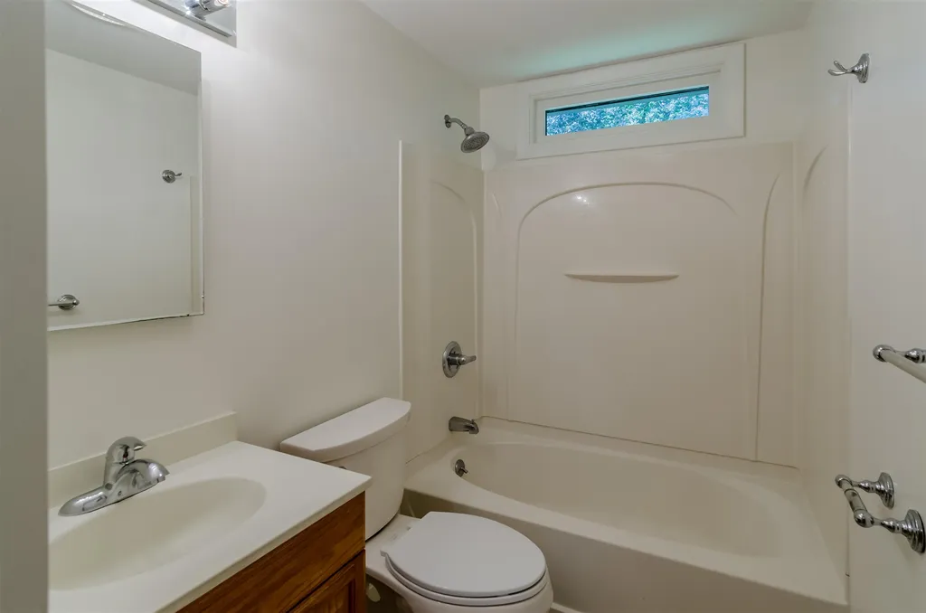73-75 Tallant Road Pelham NH 03076