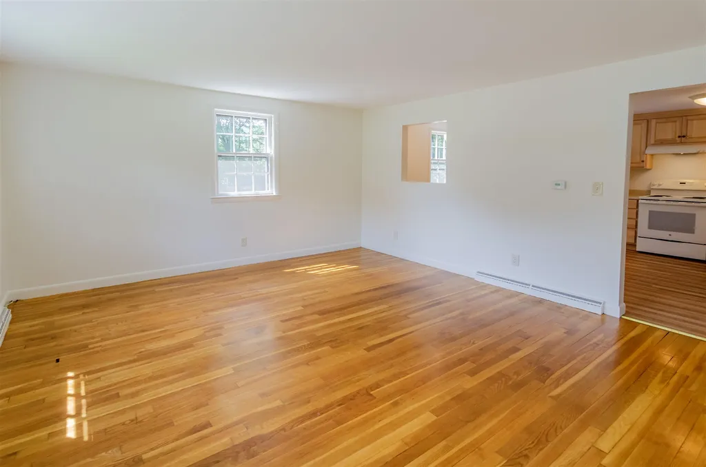 73-75 Tallant Road Pelham NH 03076