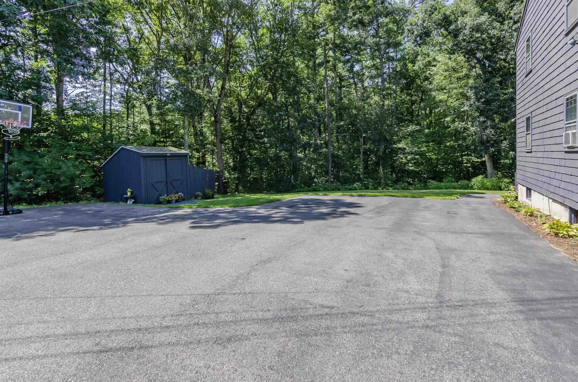 73-75 Tallant Road Pelham NH 03076