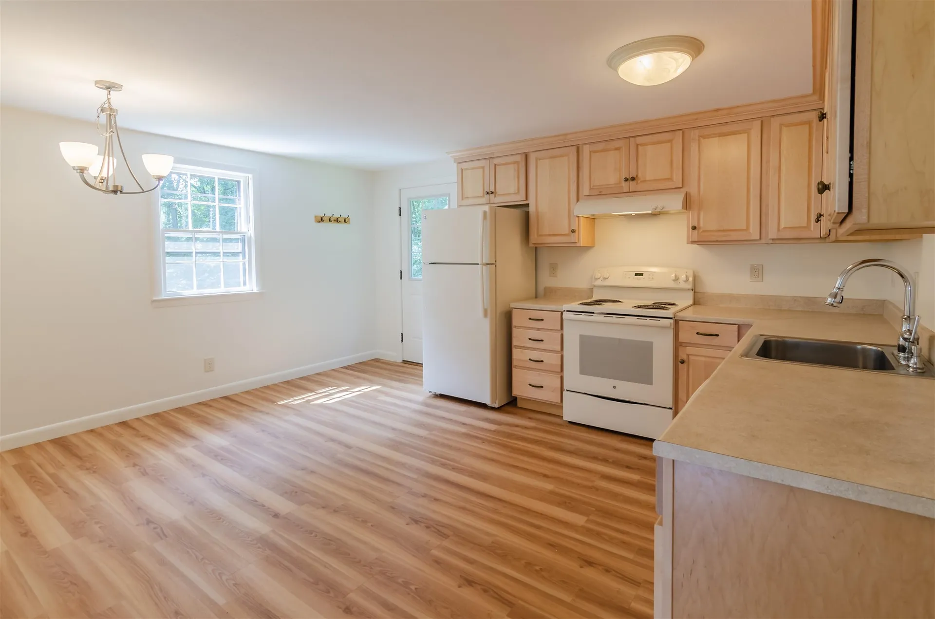 73-75 Tallant Road Pelham NH 03076