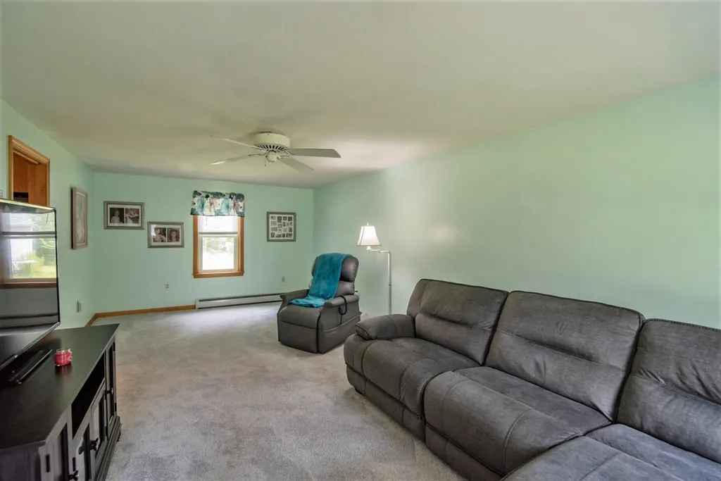 23 Smith Corner Road Newton NH 03858
