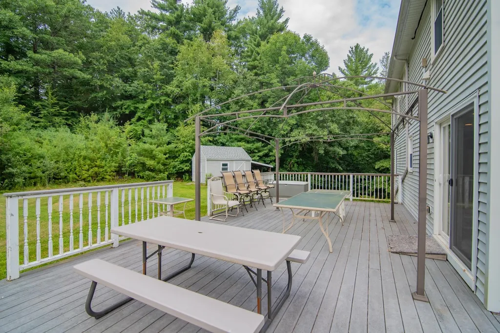 23 Smith Corner Road Newton NH 03858