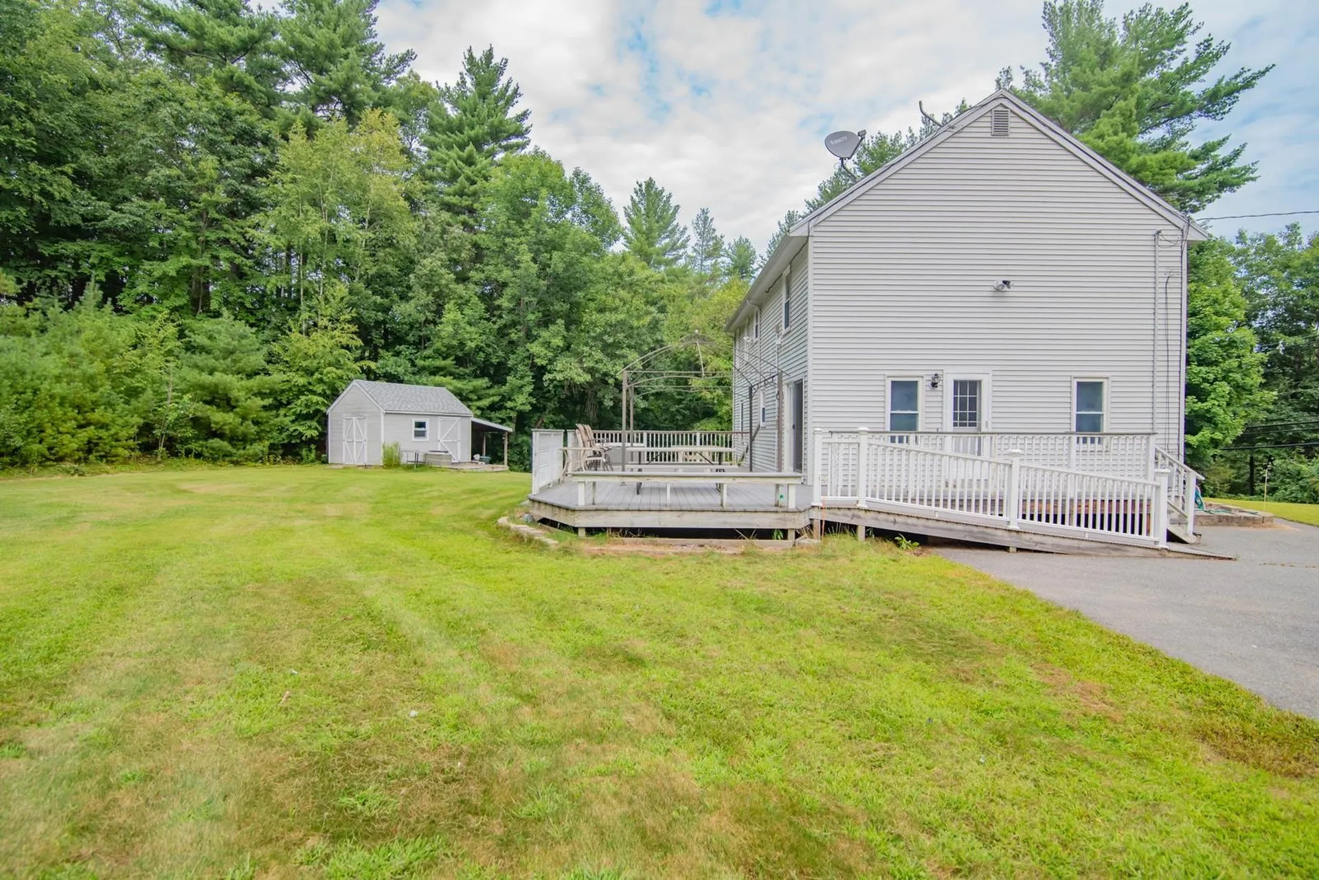 23 Smith Corner Road Newton NH 03858
