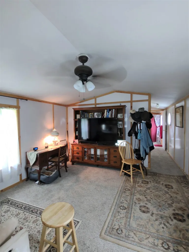 24 Fox Cross Lane Northwood NH 03261