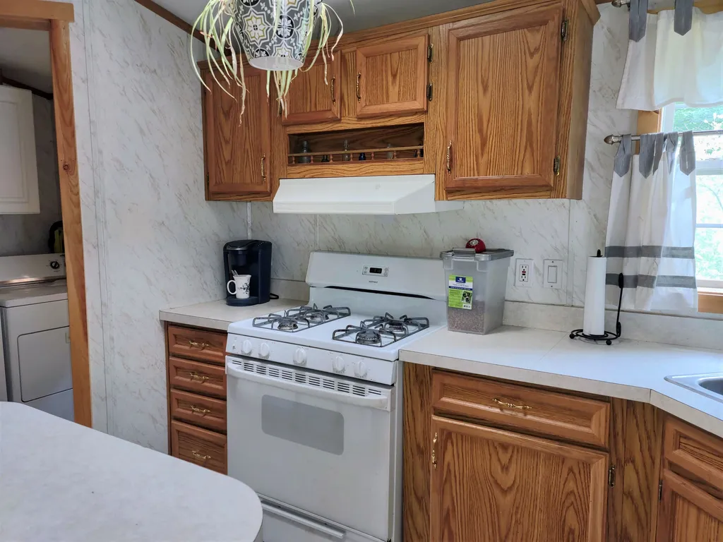24 Fox Cross Lane Northwood NH 03261