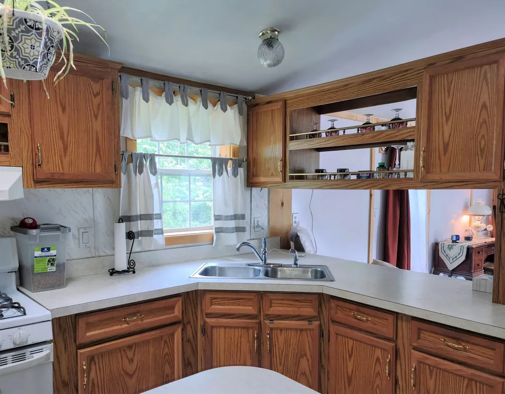 24 Fox Cross Lane Northwood NH 03261