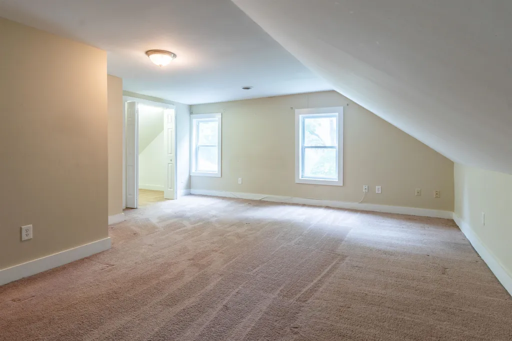 22 Cote Circle Raymond NH 03077