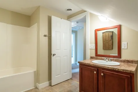 22 Cote Circle Raymond NH 03077