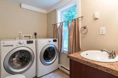 22 Cote Circle Raymond NH 03077