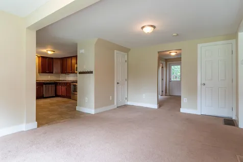 22 Cote Circle Raymond NH 03077
