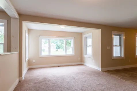 22 Cote Circle Raymond NH 03077