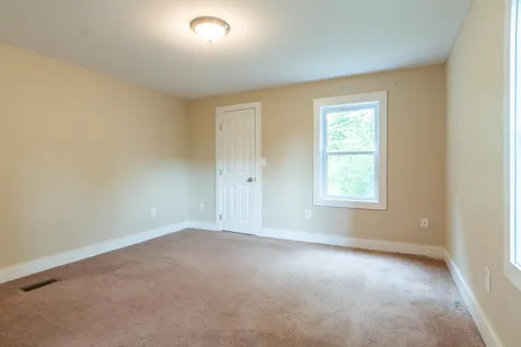 22 Cote Circle Raymond NH 03077