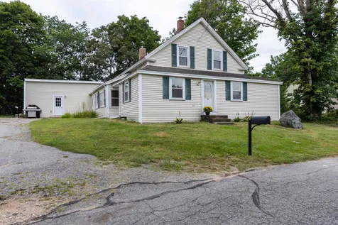 22 Cote Circle Raymond NH 03077