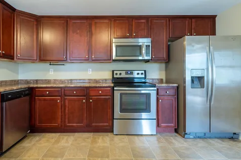 22 Cote Circle Raymond NH 03077