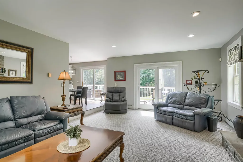4 Coachman Road Windham NH 03087