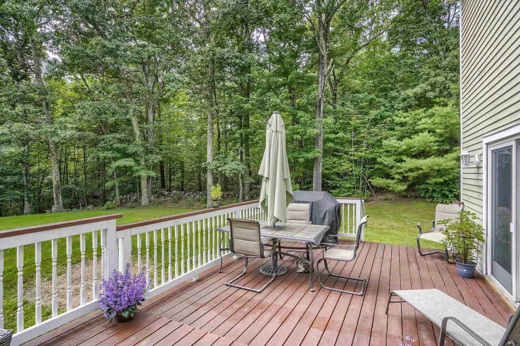 4 Coachman Road Windham NH 03087