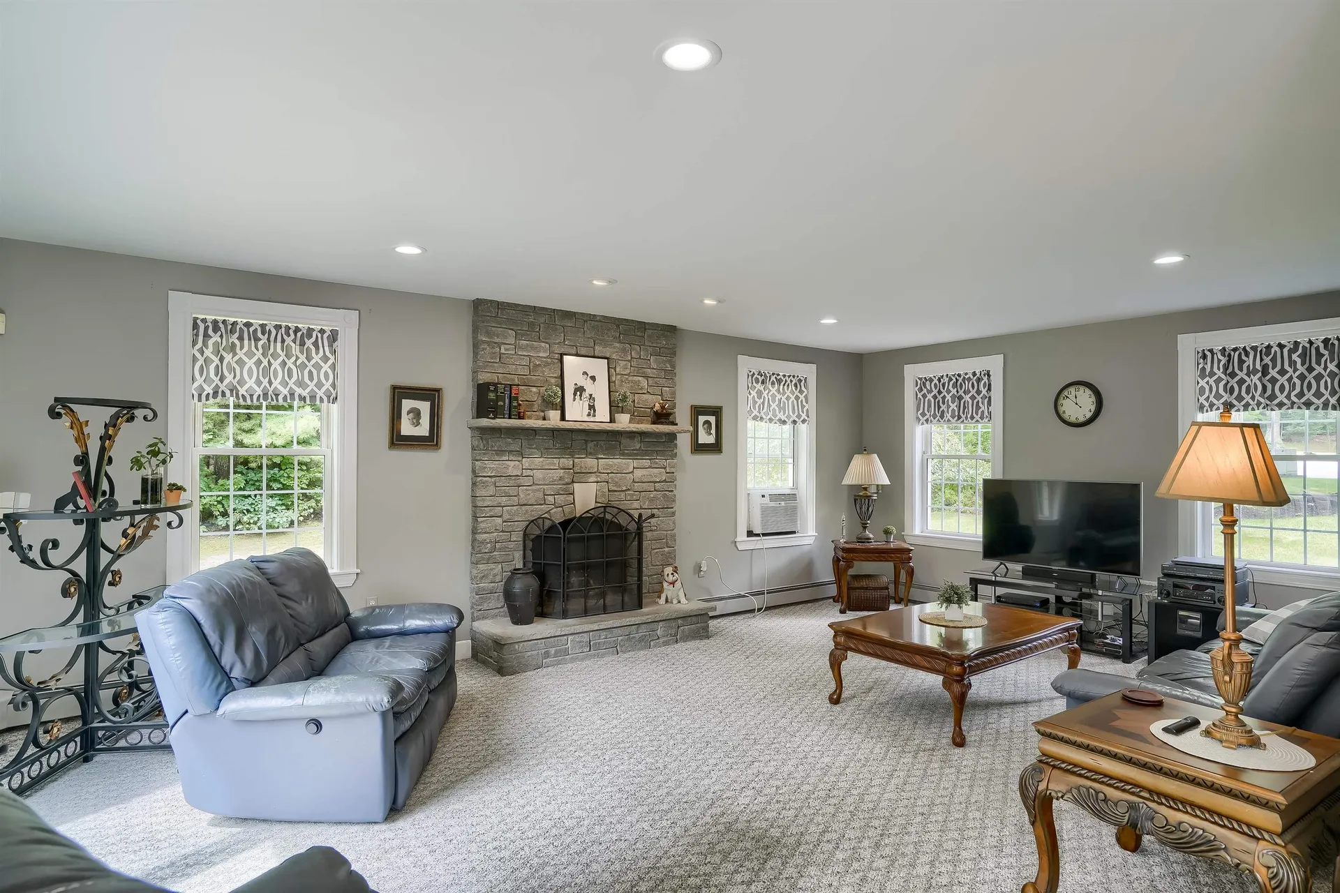 4 Coachman Road Windham NH 03087