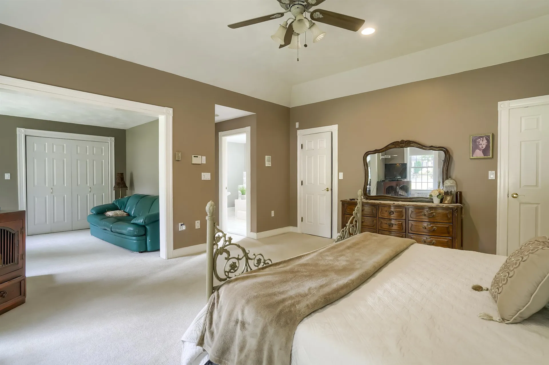 4 Coachman Road Windham NH 03087