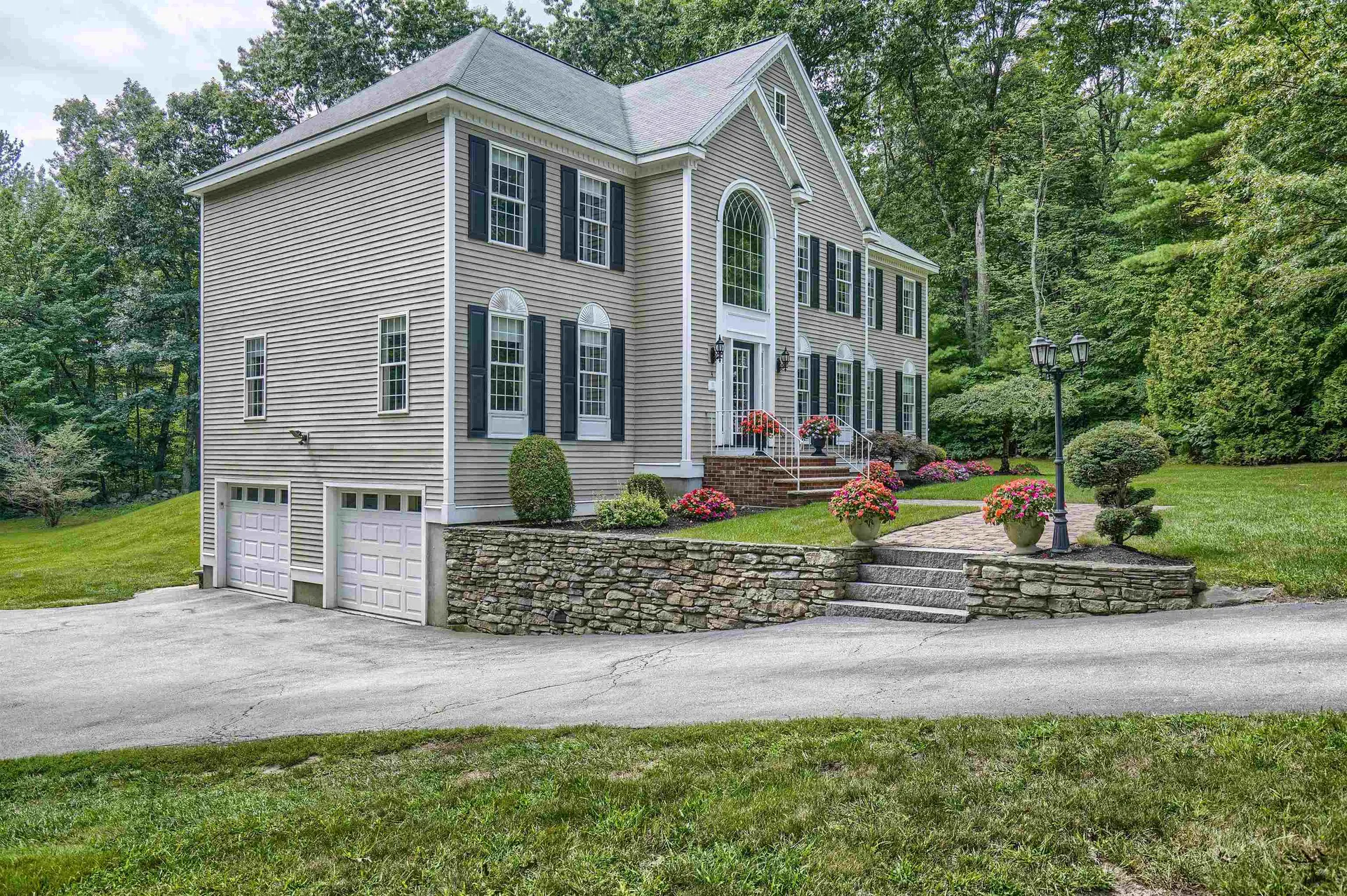 4 Coachman Road Windham NH 03087