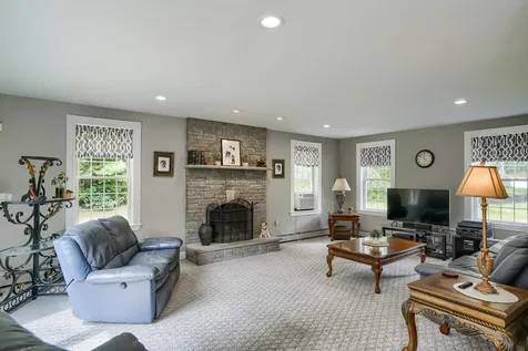 4 Coachman Road Windham NH 03087