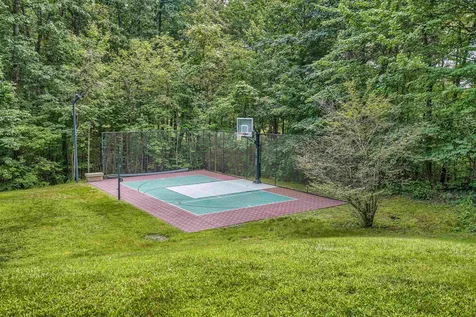 4 Coachman Road Windham NH 03087
