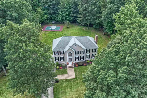 4 Coachman Road Windham NH 03087