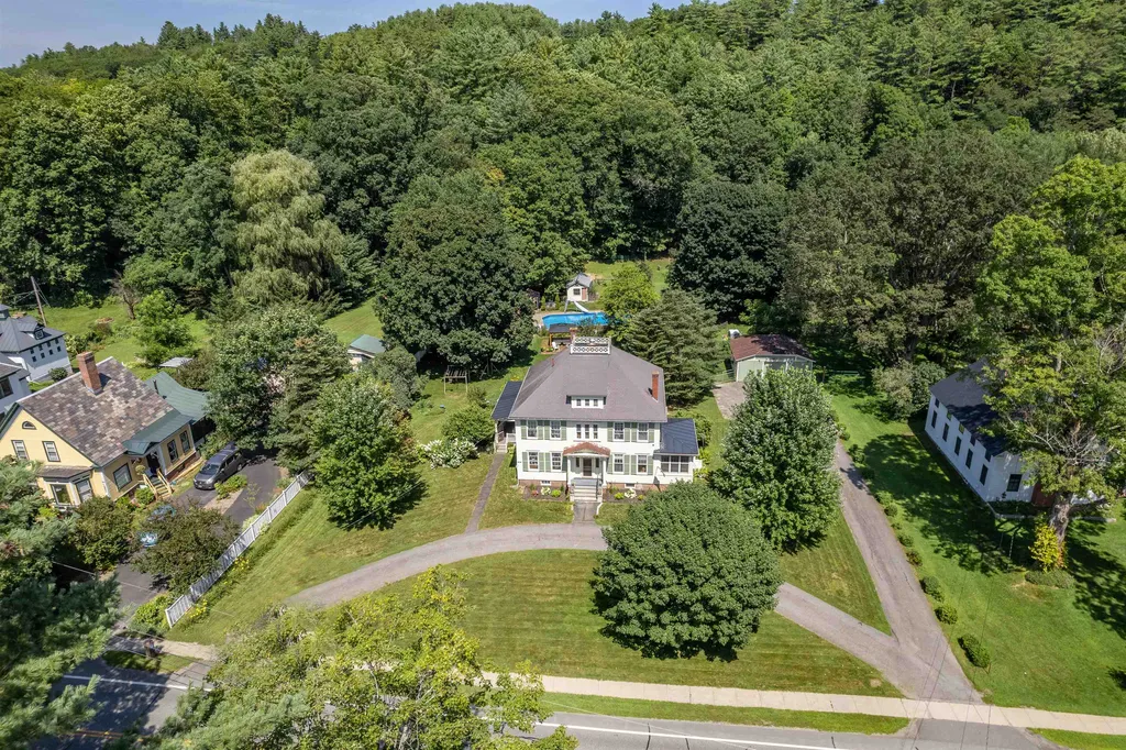 22 Route 12 Hartland VT 05048