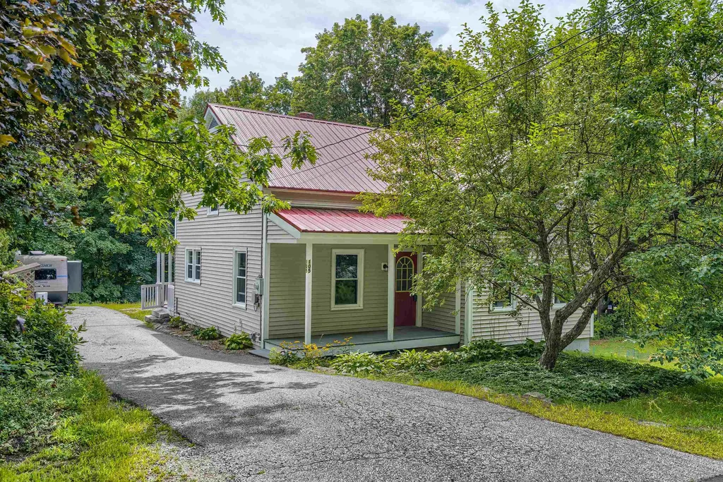 105 Fairview Avenue Henniker NH 03242